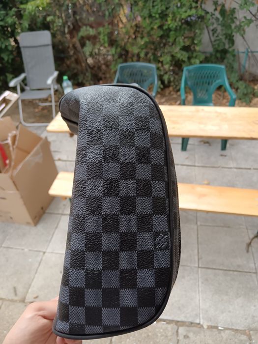 Port fard louis Vuitton