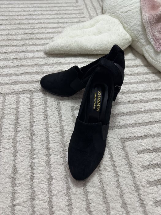 Продам туфли замшевые