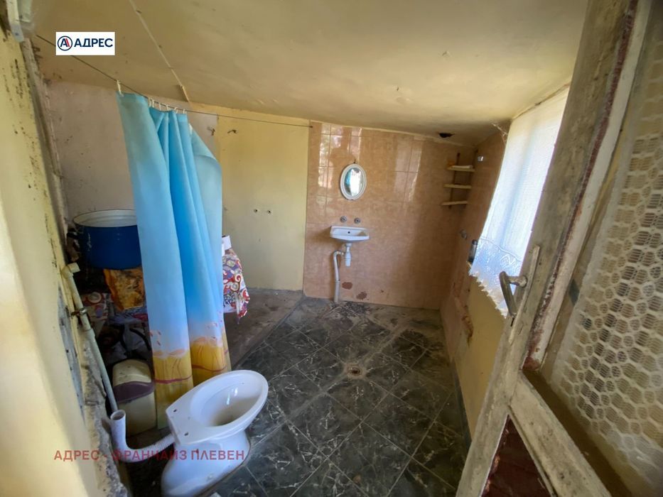 Къща в Враца, област-с.Баница площ 106 цена 25000