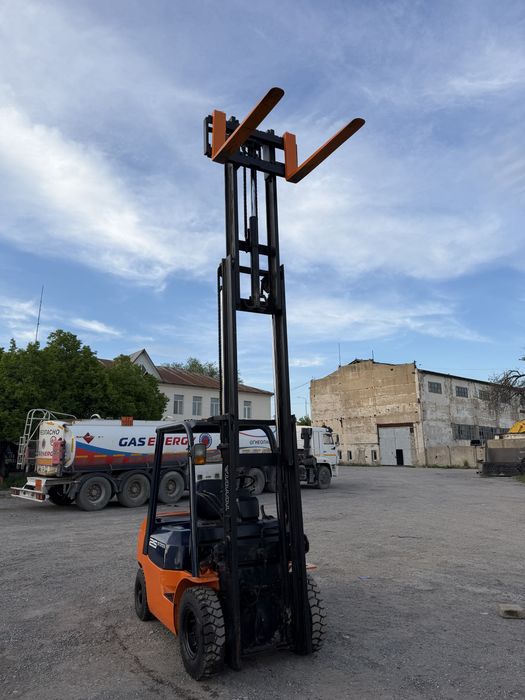 Вилочный погрузчик кара автокара