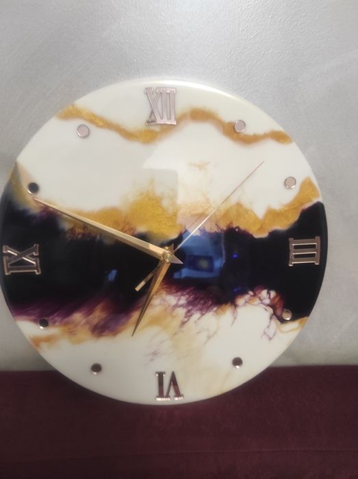 АРТ Часовници изработени от епо. Смола и МДФ или дърво