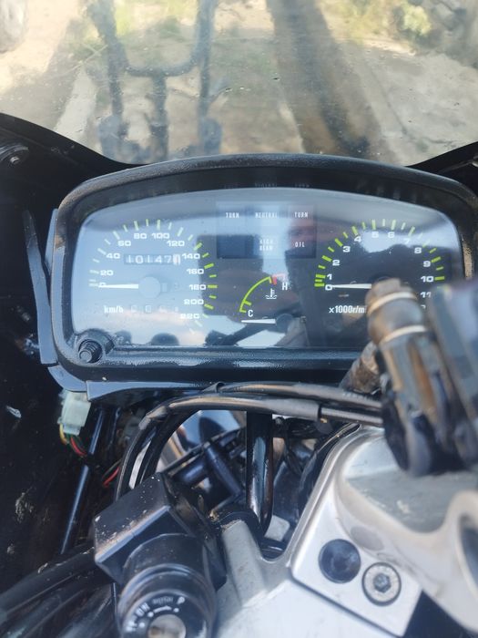 Kawasaki GPZ 500s на части