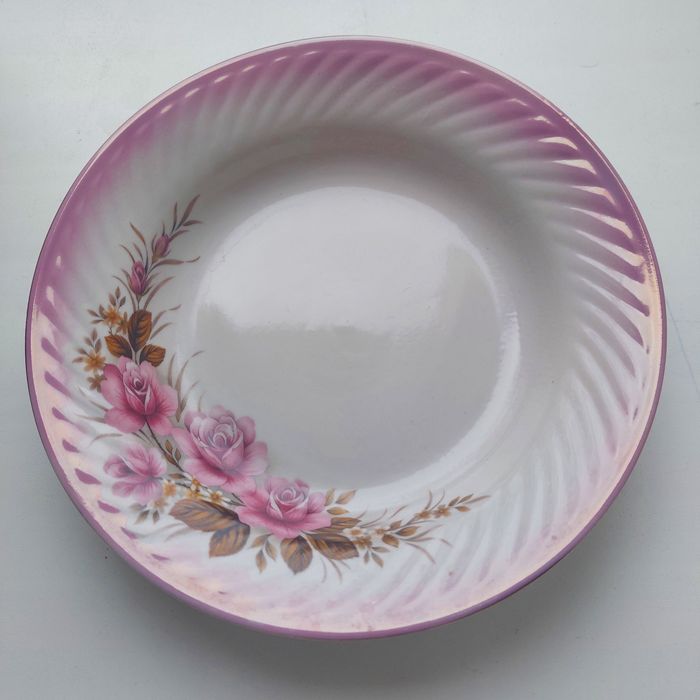 Продам фарфоровую посуду