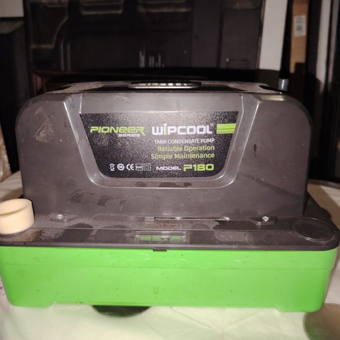 Продаю помпу WIPCOOL P180.