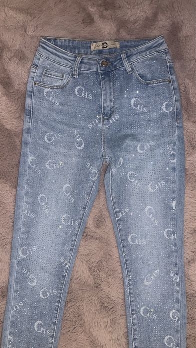 Светли дънки слим с камъни