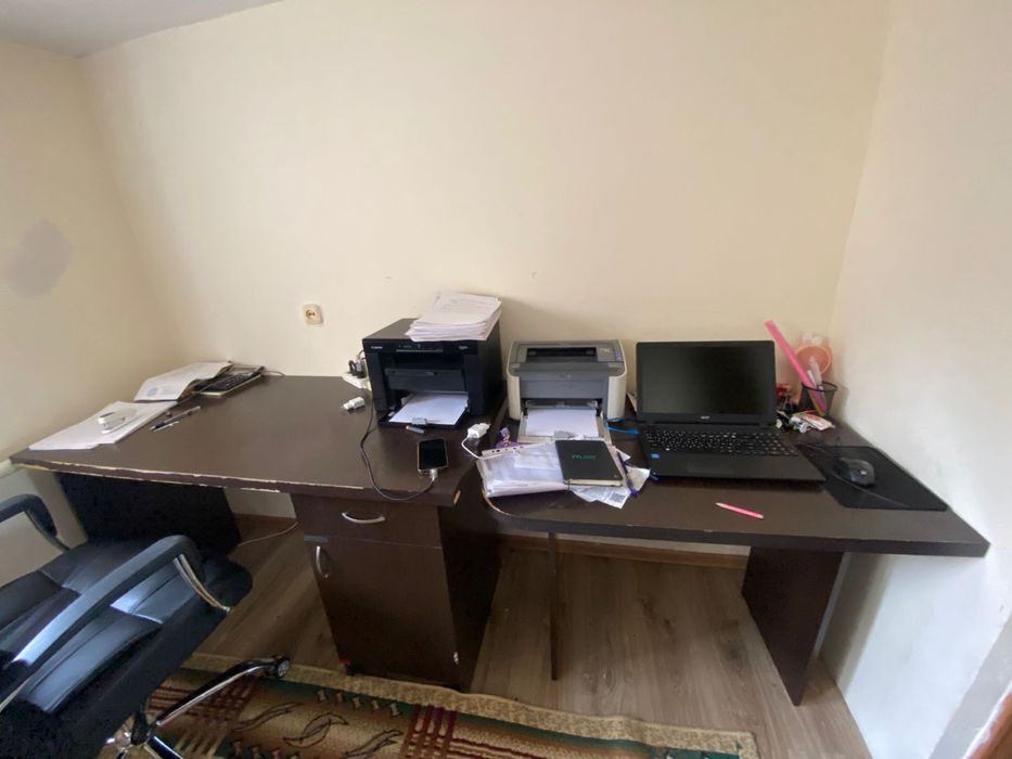 Стол офисный.