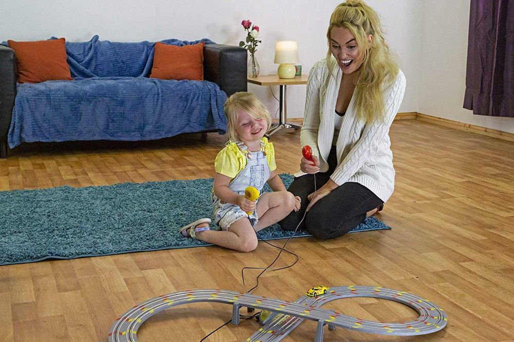 Състезателна Писта с 2 коли и дистанционни Аутобан Scalextric