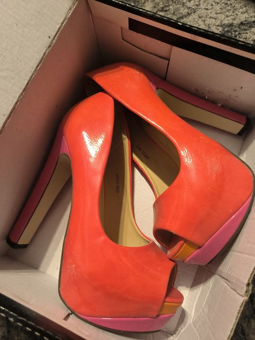 Pantofi damă stare bună