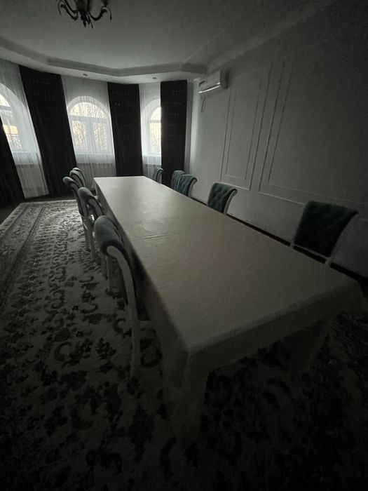 Стол со стульями