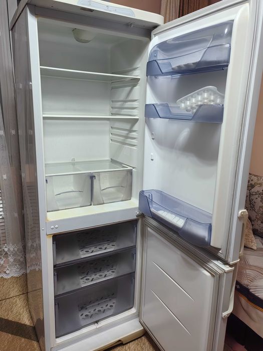 Холодильник рабочий, б/у