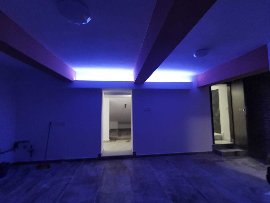 Vând Apartament la demisol cu 2 camere Zona Centrala!