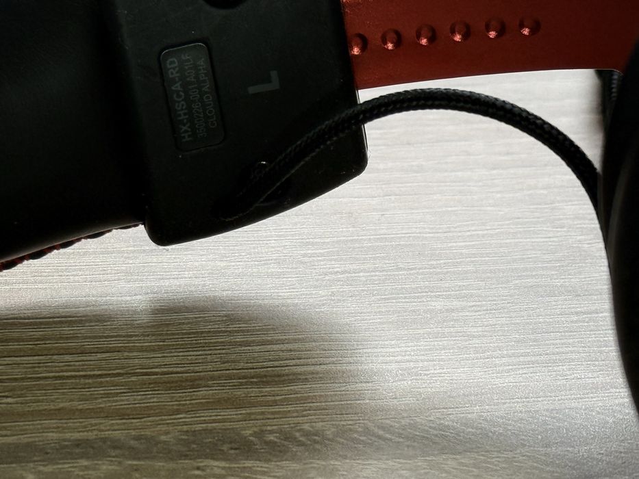 HyperX Cloud Alpha в червено и черно