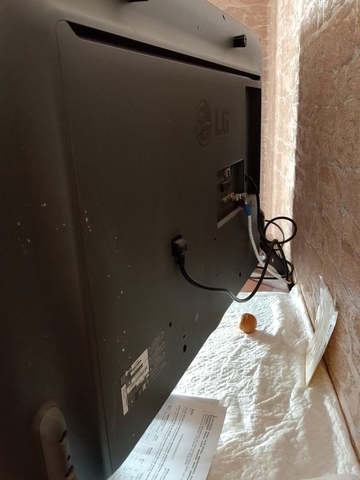 Продам телевизор LG