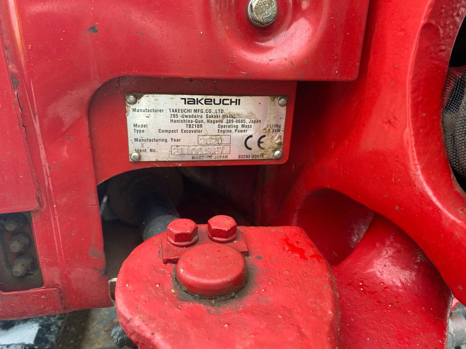 Vând miniexcavator Takeuchi tb210