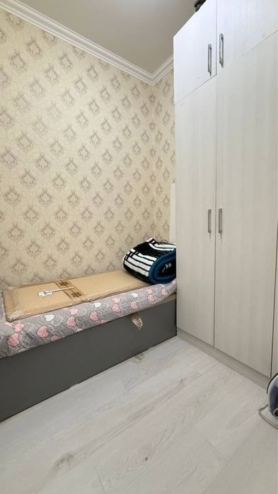 Феруза Продается квартира 2/4/4 балкон 1.5х6