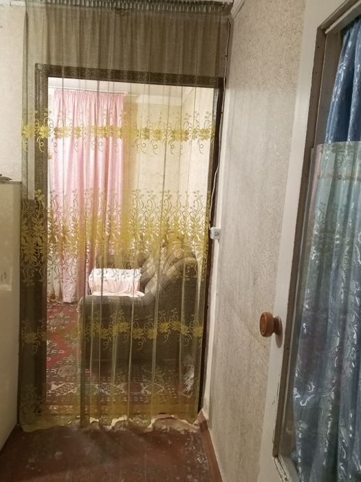 Аренда квартира в спутник 1 напротив корзинки вдоль дороги