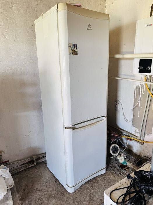 Indesit холодильник