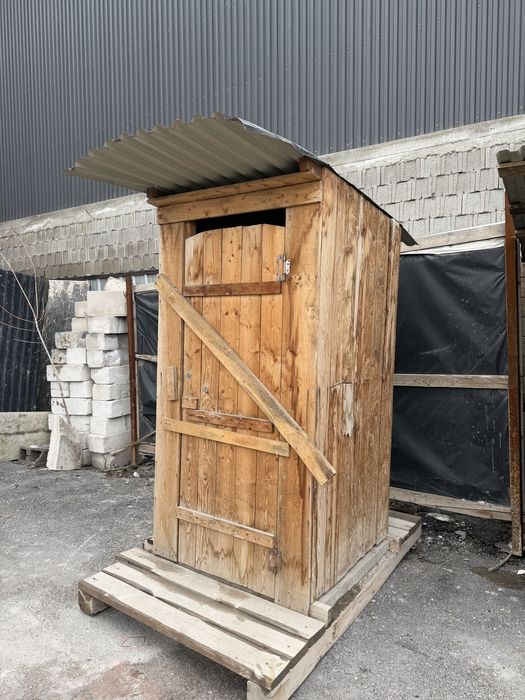 Продам туалет уличный,в собранном виде!!!