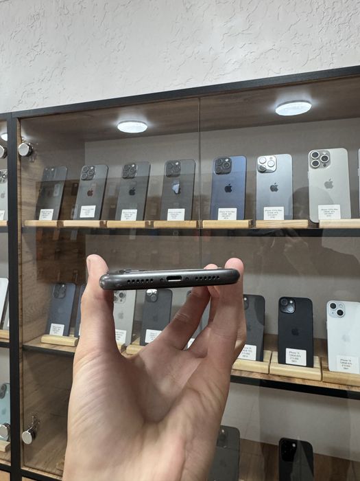 iPhone 11