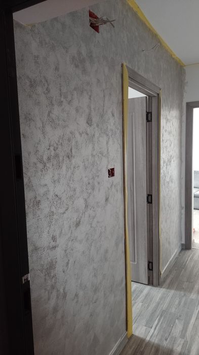 Meseriaș execut lucrari interioare și exterioare.