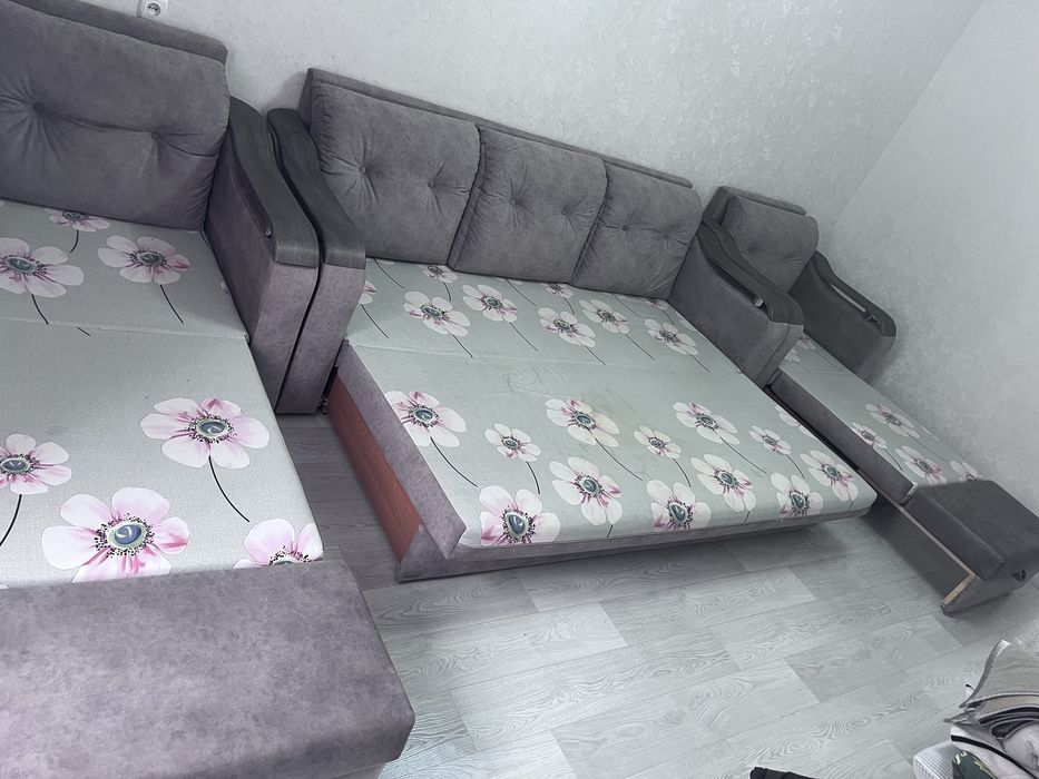 диван б/у, в средни состоянии