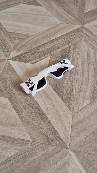 Ochelari de soare Off White Cady albi