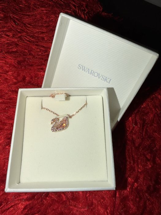 Vând 3 coliere Swarovski originale