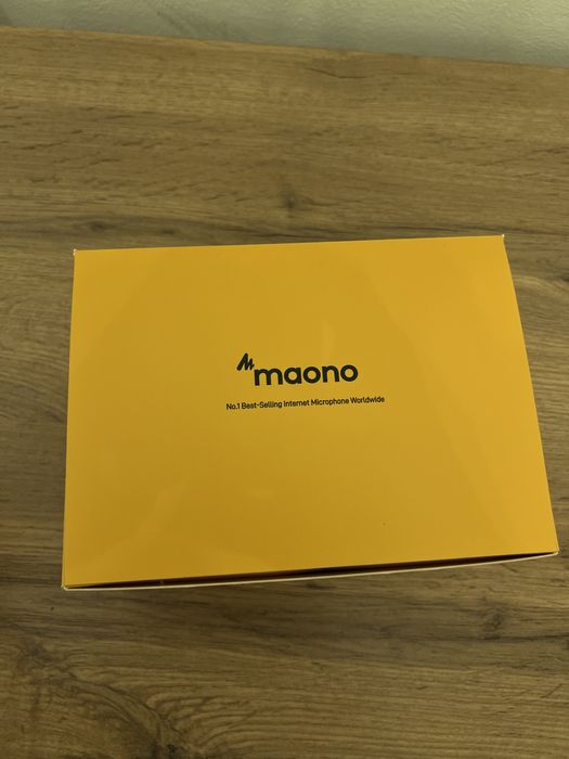 Микрофон и микрофонная стойка