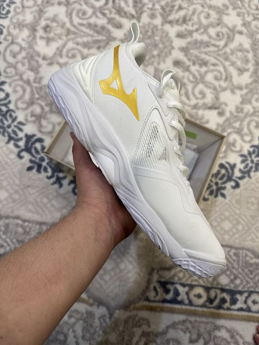 Волейбольная обувь в хорошем состоянии