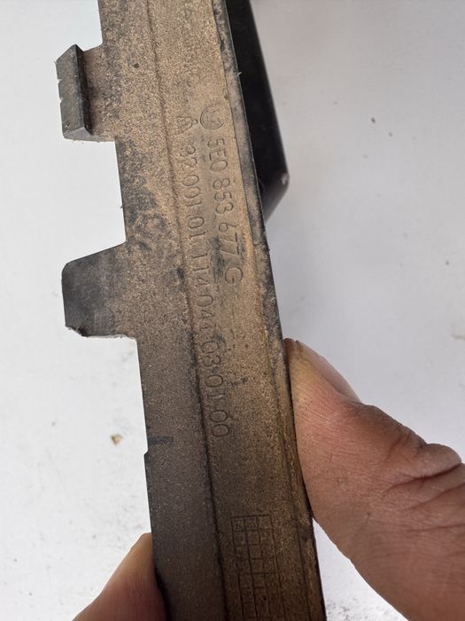 grila centrala bara fata octavia 3 radar 5e0853677g