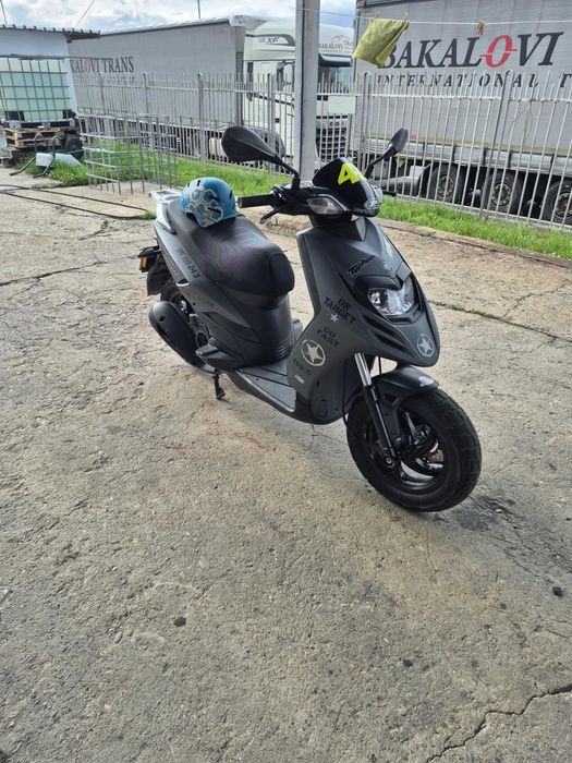 Скутер Piaggio 125 куб.