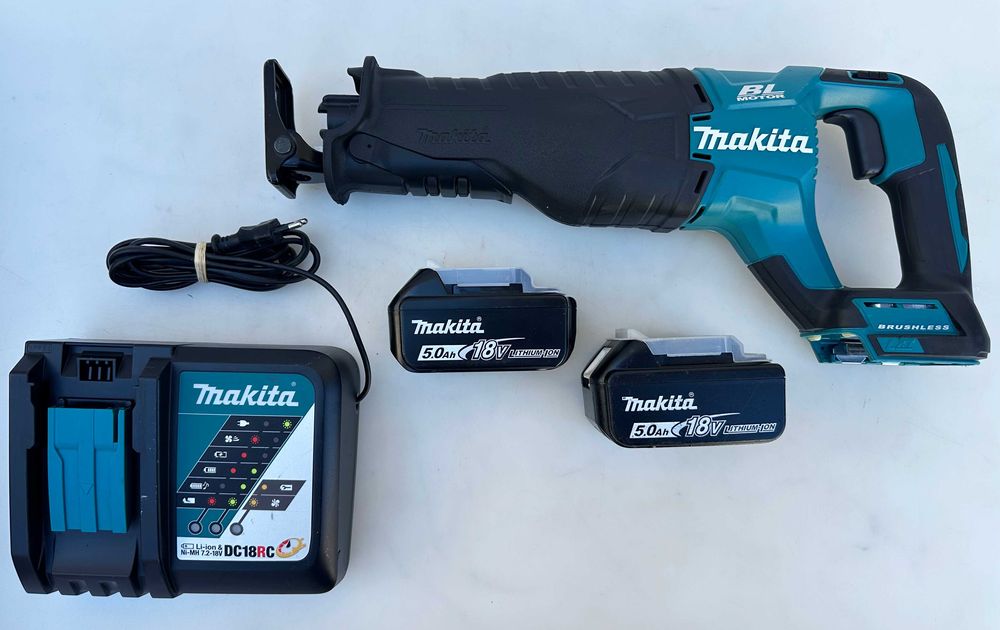 Makita DJR187 -Акумулаторен безчетков саблен трион 2x18V 5.0A като нов