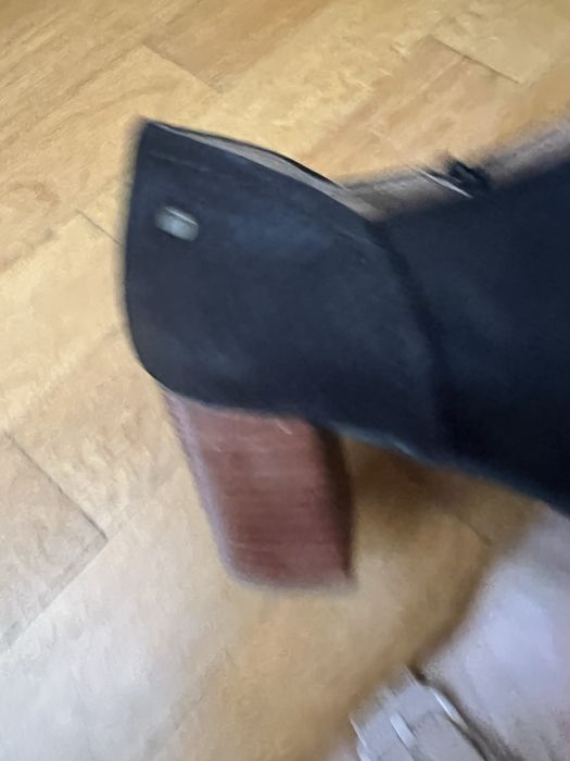 Чисто нови велурени боти до глезена