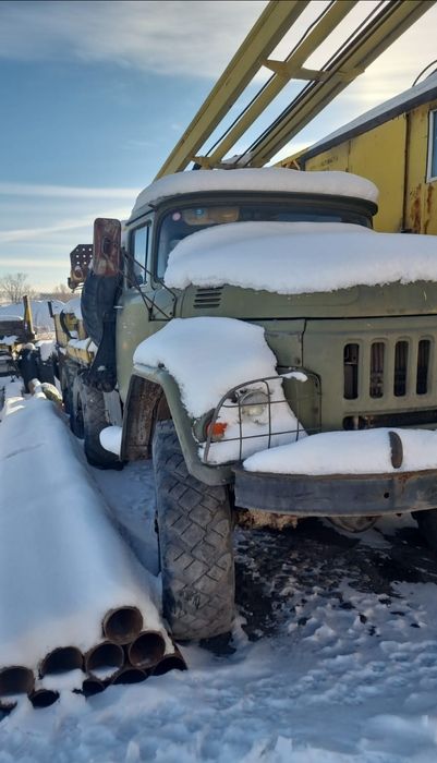Продам буровую УРБ 2А2 на вездеходном шасси Зил 131.