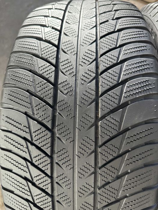 SET 2 Anvelope Iarna 245/50 R19 BRIDGESTONE Blizzak LM 001 - runflat