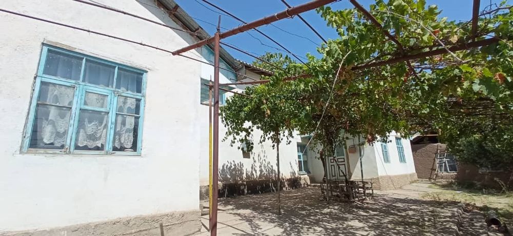 Дом в Чарваке жилой дом