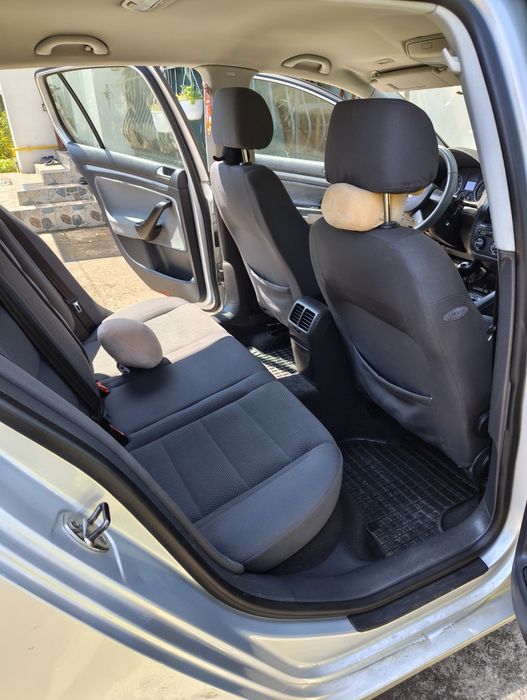 VW Golf 5 - 1.6 MPI (102 CP), An 2005, 271.157 km