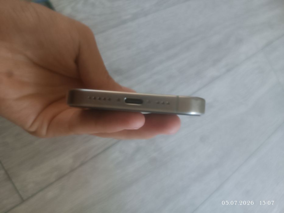 Продам iphone 15 pro 256