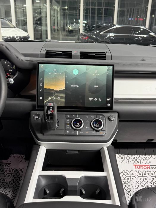 Land Rover Defender P300