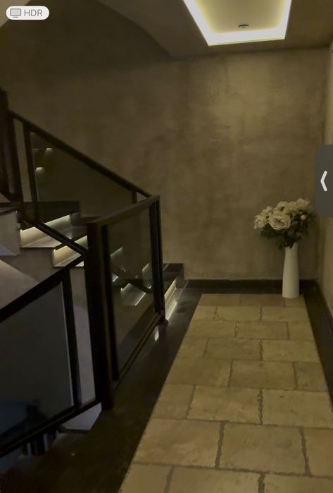 Продава се Двустаен апартамент в Пловдив, Център - 70 кв.м за 1093 €/кв.м - Снимка #1