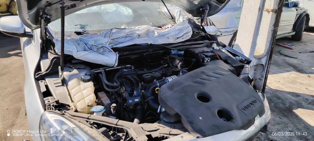 Dezmembrez Volvo V40 - 2 (2012 - 2016), 1.6 d, manual, D4162T