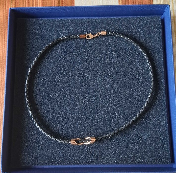 Swarovski Cross Signature lant piele, pandantiv aur roz cristale negre