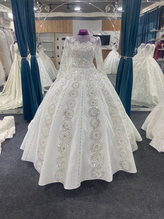 Yangi tuy liboslari xar xil turdagi yana kuylaklarimiz bor