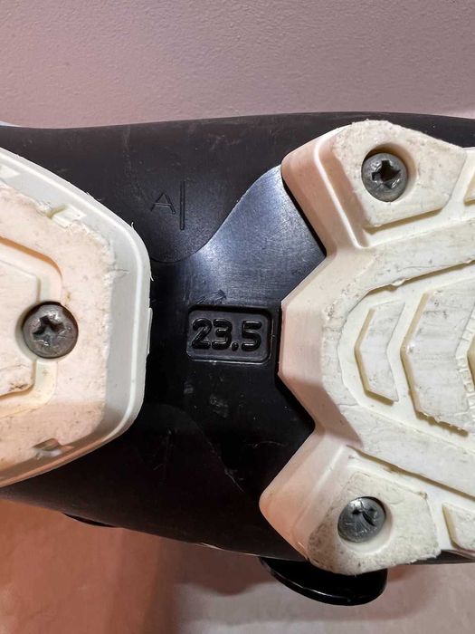 Clapari 23,5 / Casca Schi