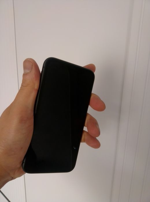 Айфон 11,64гиг,,