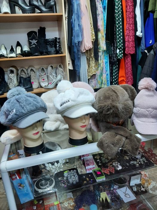 Головные уборы шапочки