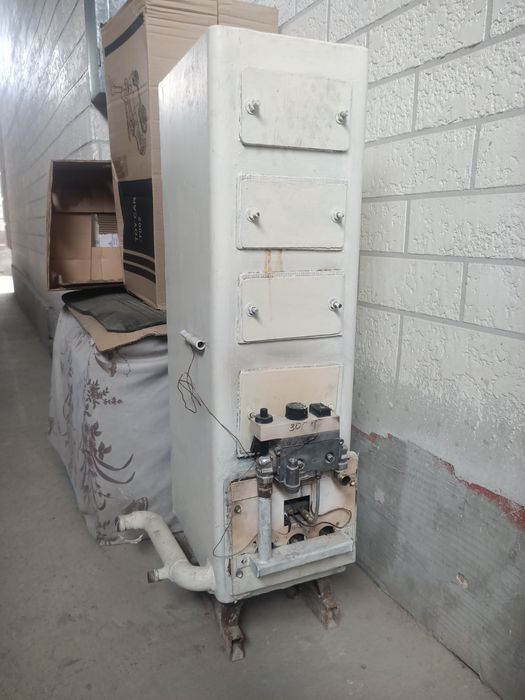 Продам котел газовый на 300 кв