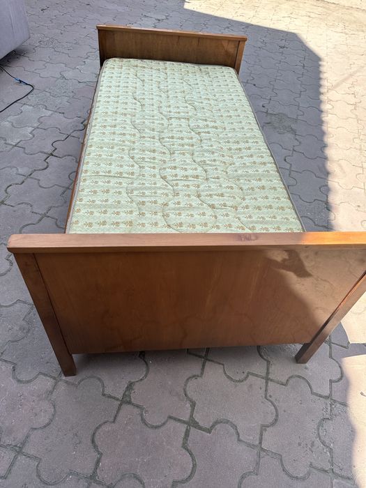 Продам кровать из настоящего дерева