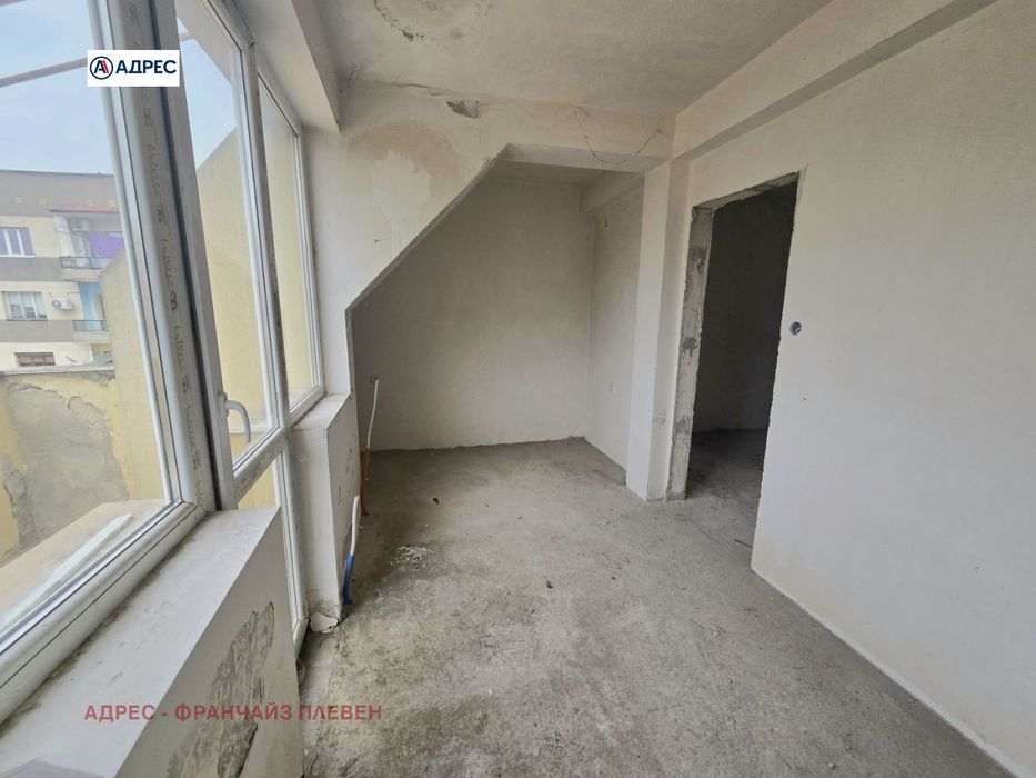 Продава се Тристаен апартамент в Плевен, Идеален център - 110 кв.м за 1500 €/кв.м - Снимка #6