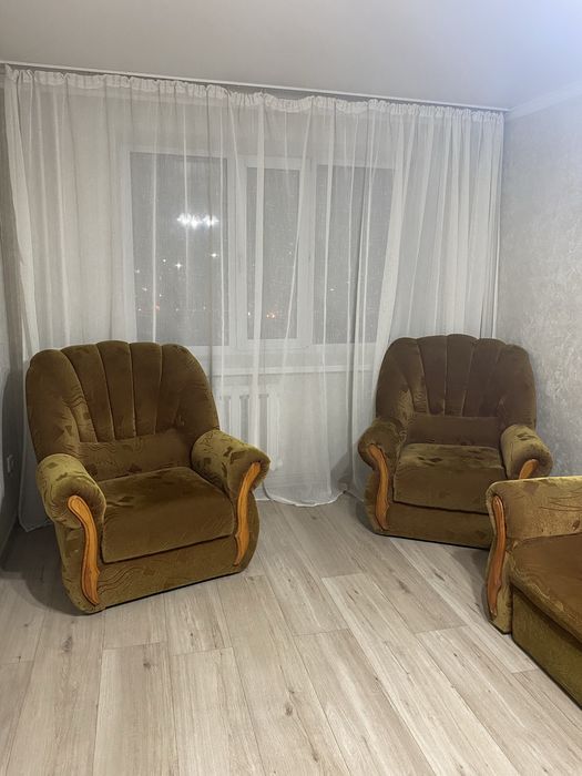 Продам диван и 2 кресла